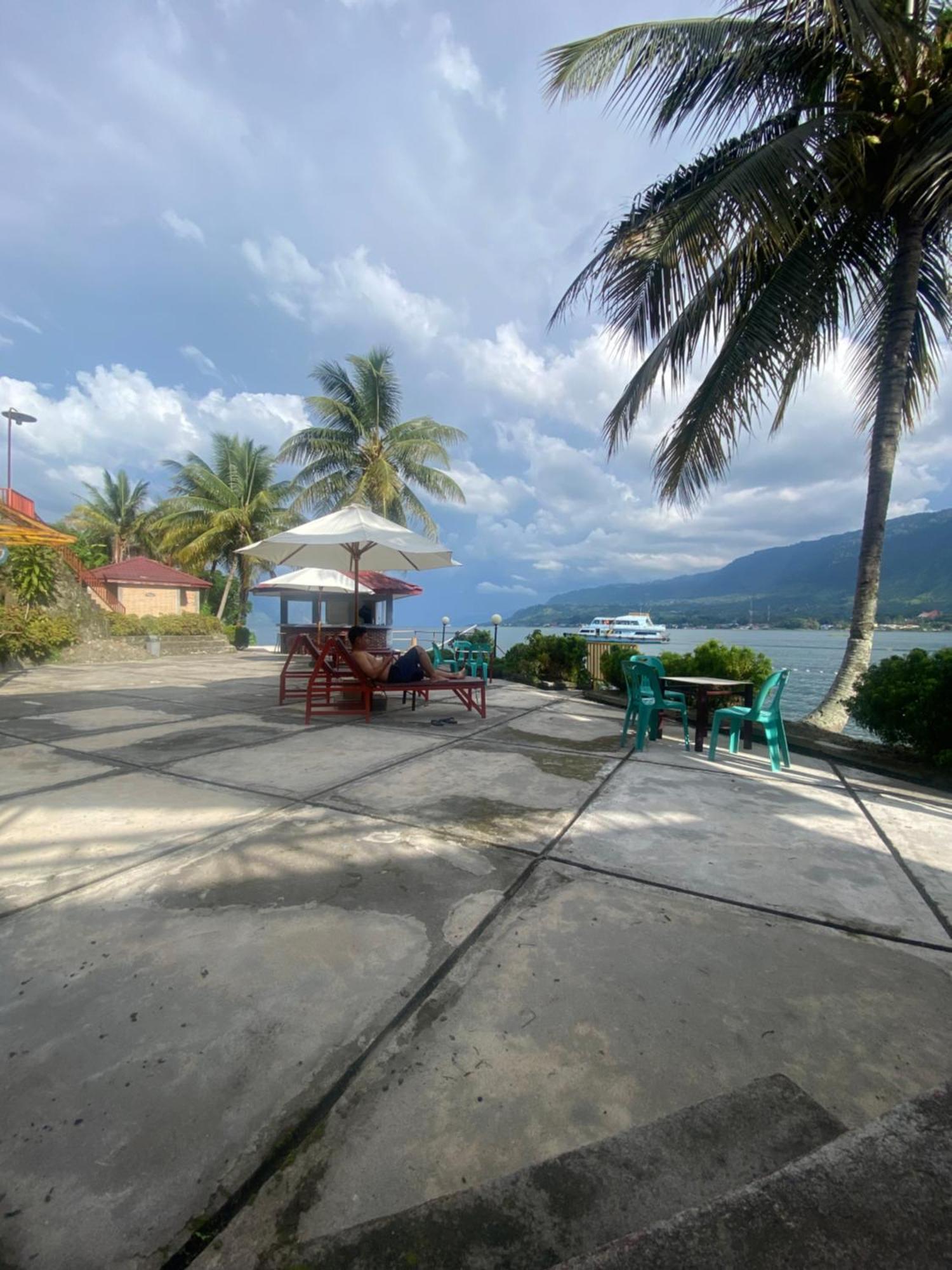 Vandu'S View Guest House & Restaurant Tuk Tuk Buitenkant foto