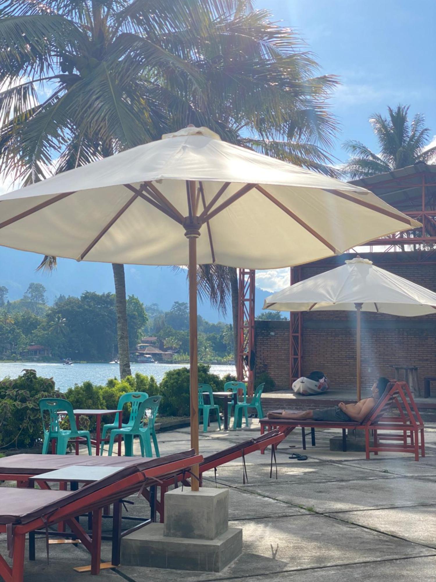 Vandu'S View Guest House & Restaurant Tuk Tuk Buitenkant foto