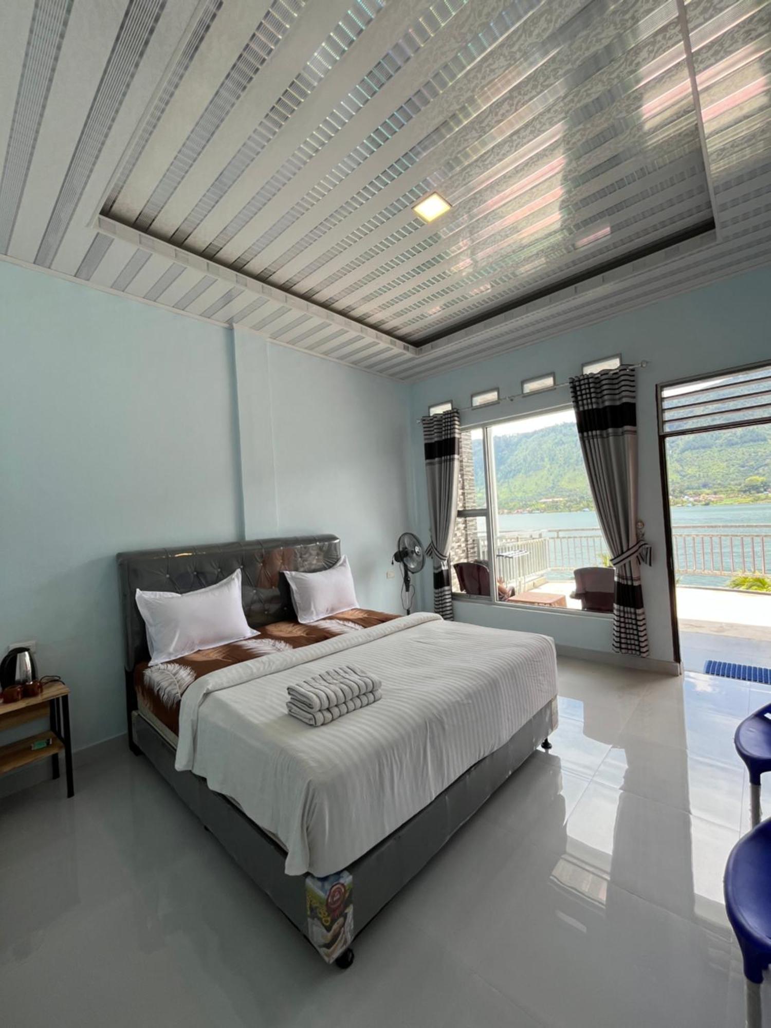 Vandu'S View Guest House & Restaurant Tuk Tuk Buitenkant foto