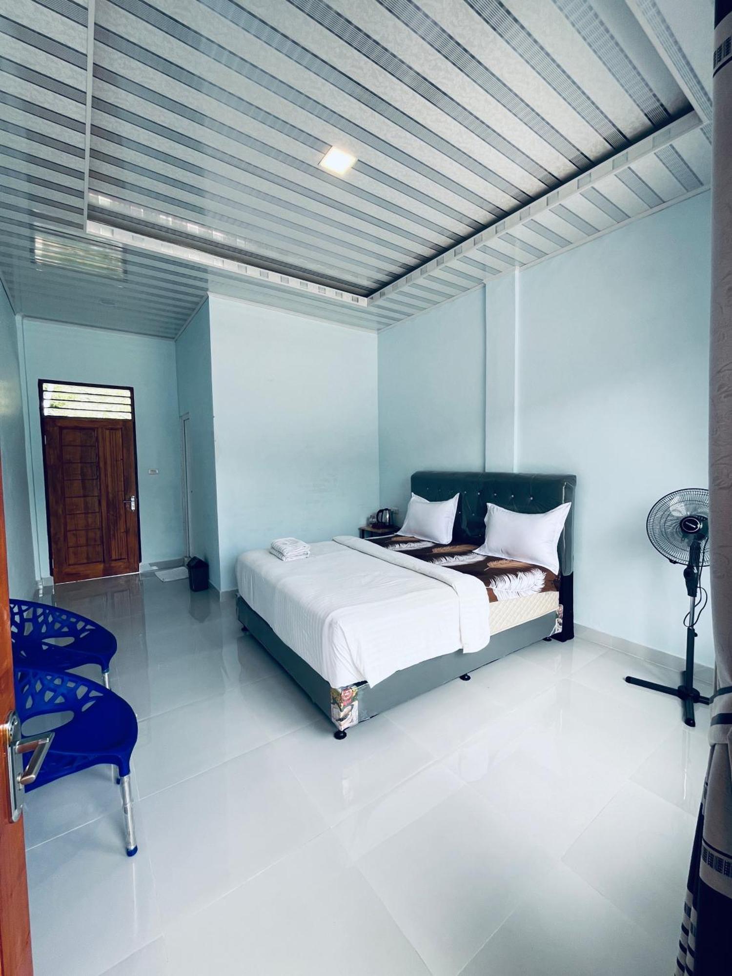Vandu'S View Guest House & Restaurant Tuk Tuk Buitenkant foto