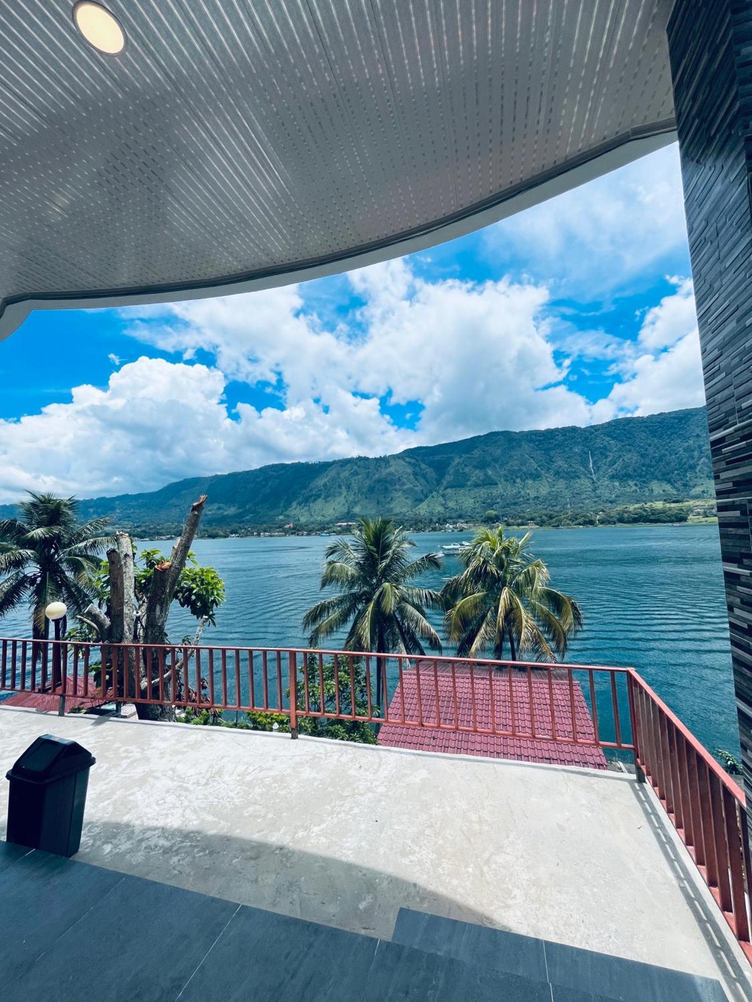 Vandu'S View Guest House & Restaurant Tuk Tuk Buitenkant foto